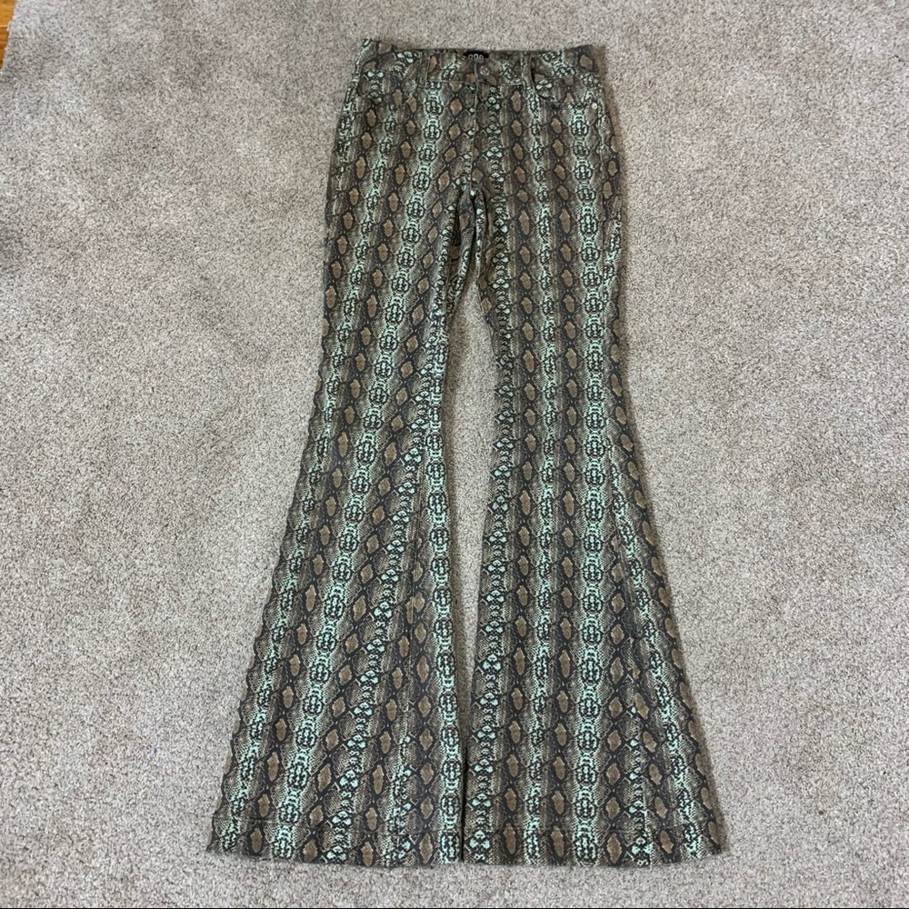 BDG Flared Wide Leg Jeans in Brown Snake Print - Picture 1 of 7